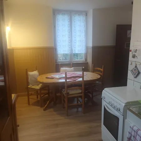 Les Locations De Stephanie ,gite L'arbre *