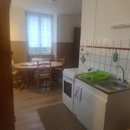 Apartament Les Locations De Stephanie ,gite L'arbre